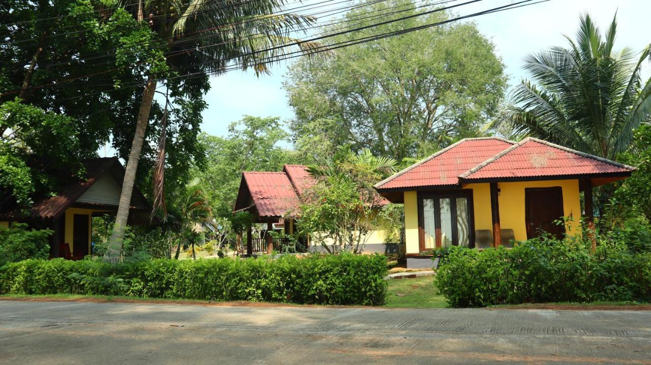 Koh Yao Noi Beach Resort Buitenkant foto
